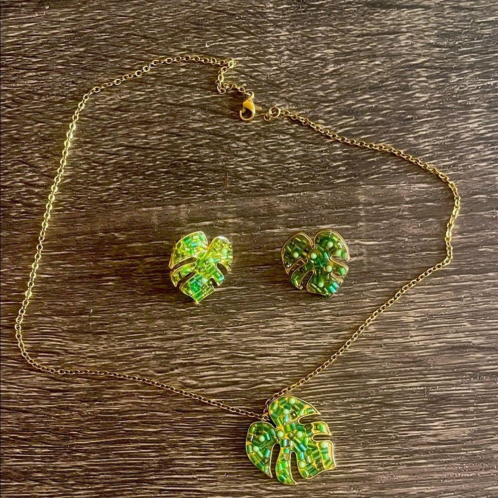 SugarFix! Beautiful Beaded Earrings and Neckle